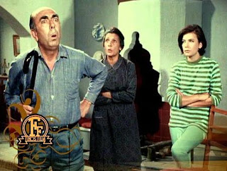 Τζένη Τζένη (1965) - Σκηνή από το σπίτι του Σκούταρη, κομματάρχη του Γκόρτσου με την ανηψιά του, Τζένη, και την αδερφή του.