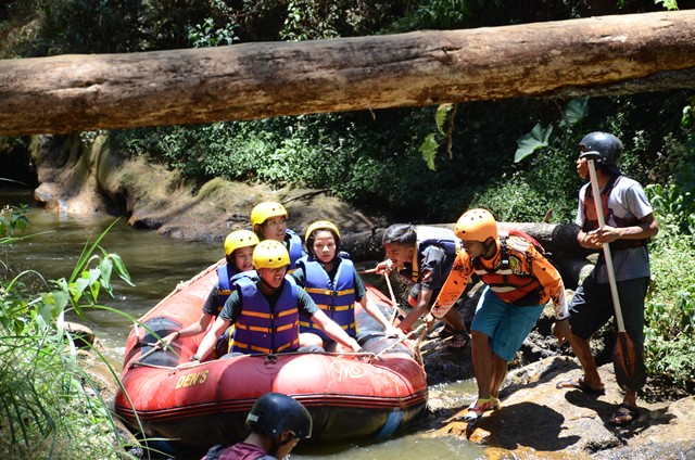 Paket Rafting Seru di Pangalengan Bandung Selatan - Zona Rovers Outbound