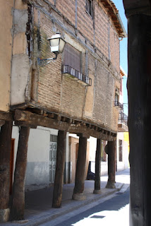 Arquitectura popular, Berlanga de Duero, Soria, Castilla León, España, vigas, columnas, madera,