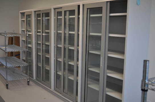 Wall storage cabinet