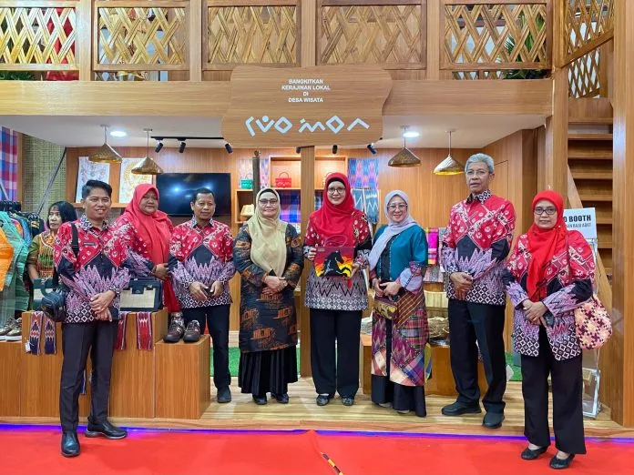 Produk Talenan Dan Kerajinan Anyaman Bambu Sinjai di Pamerkan di Inacraft 2024