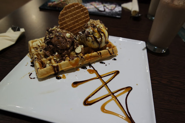 De Melo, Middlesbrough Food Review Chocolate Waffle