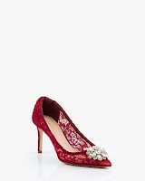 Brooch Embellished Lace Pointy Toe Pump