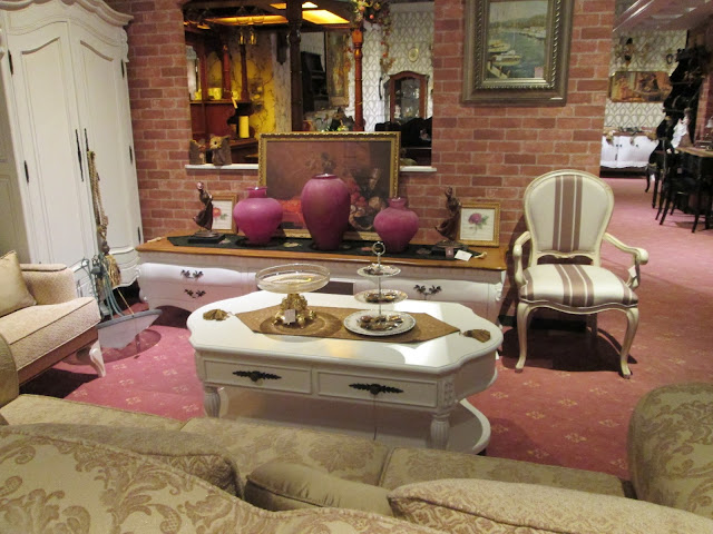 Barococo Furniture 大台中區家具創立於2002年 提供客戶完善的服務及多樣化的產品 致力為客戶打造舒適優雅的歐式和美式 家居空間