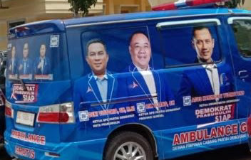 24 JAM STANDBAY AMBULANCE DEMOKRAT SIAP MELAYANI WARGA YANG MEMBUTUKAN