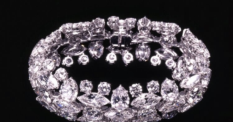 Harry Winston Platinum Charm Bracelet - 950 Platinum Link, Bracelets -  HRW20918 | The RealReal