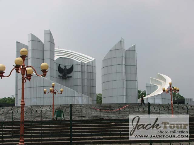 Tour in Bandung: Monumen Perjuangan Jawa Barat