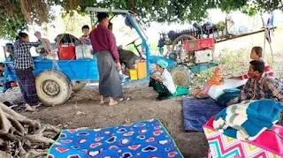 In Shwebo, nearly 80 houses were burned and around 10,000 residents fled  More than 200 military council troops in Sagaing Division, In Shwebo Township, since February 11th, nearly 80 houses have been burned due to the clearing of the area, and around 10,000 civilians have been forced to flee, according to local residents.  A resident told RFA that around 10:00 a.m. on February 11, a convoy raided Nyoungkan village in Shwebo Township and burned down around 80 houses.  "Approximately 80 houses were burned. This morning I patrolled the tiger village once. To the west of Tiger Village is Nyaung Pintha Village. They are also avoiding war because they are afraid that they will come over to them."  Locals said that there are around 300 houses in the Nyangkan village where the column was raided, and more than a thousand residents have fled. On the morning of February 12th, the military council troops entered Tiger Village, which has nearly 1,700 houses near Nyangkan Village, and nearly 5,000 local residents are also fleeing.  In addition to this, nearly 4,000 residents of Nyaung Pintha Village, west of Tiger Village, are also panicking and fleeing, the residents said.  Regarding this, RFA contacted U Aye Hlaing, the Sagaing Division spokesman of the Military Council, by telephone, but he did not receive an answer.  According to a February 2 report by the United Nations Office for the Coordination of Humanitarian Affairs (UN OCHA), there are nearly 650,000 war refugees in Sagaing after the military coup.