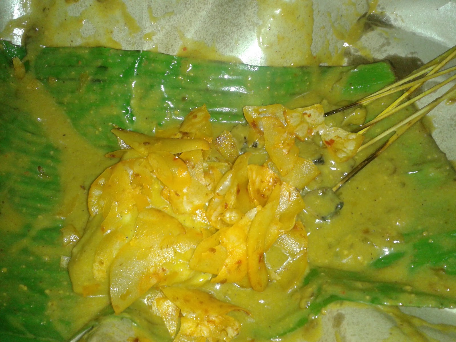 Annisa Fadlillah sate padang jakal 