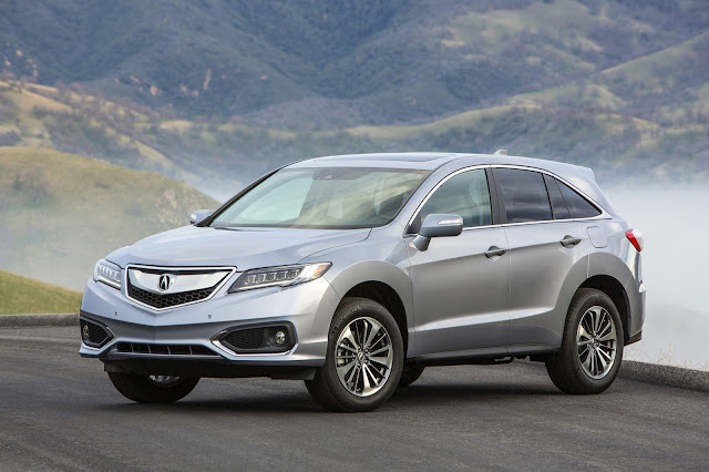 Front 3/4 view of 2017 Acura RDX with Advance