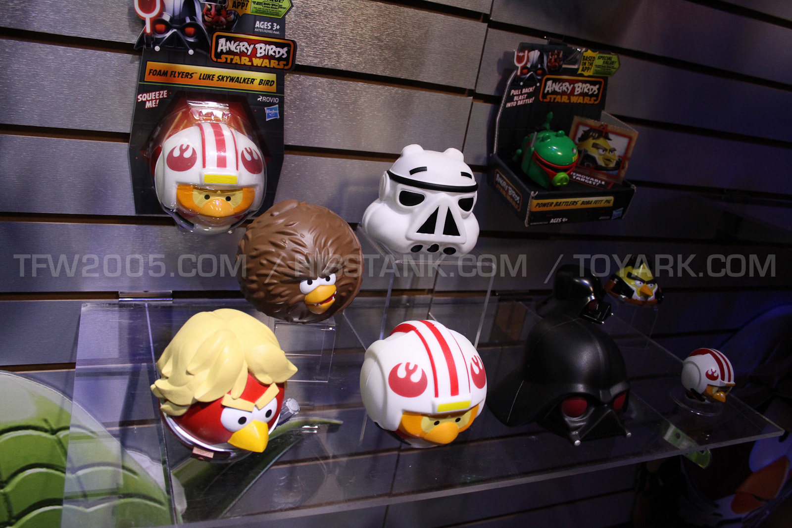 https://blogger.googleusercontent.com/img/b/R29vZ2xl/AVvXsEg372wA6YorPjX9g0USQg22VTNbrK1jNTn5H_rpt6LTKY7g3RvnbeXbca60htFsyjpMQd3bY6pnhrHgWf53gmgQ6YuAmznbvABuqIgy0TkgTUoeUdaqmUiWifEWzbdXKzDW4ygkJ0x8mLo/s1600/Angry-Birds-Star-Wars-Toy-Fair-2013-006_1360451092.jpg