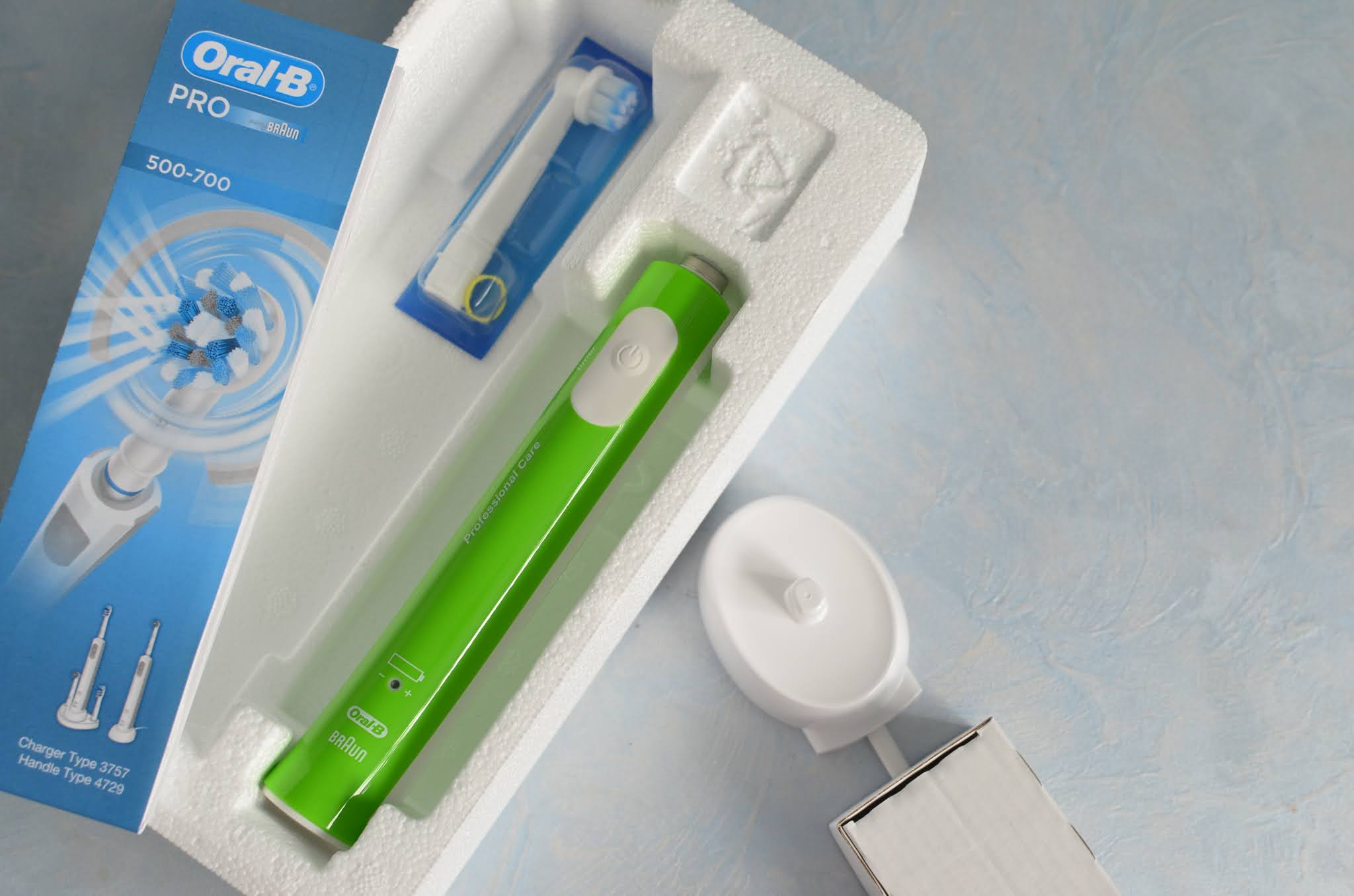 Зубна електрична щітка Oral-B Junior Sensi Ultrathin та Oral-B "Star Wars" Kids Stages