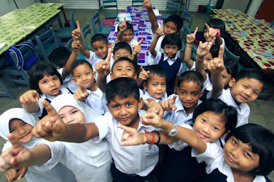 Anak Malaysia membina negara bersama-sama