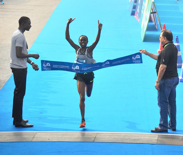 Simbu & Kitur take the honours at the Standard Chartered Mumbai Marathon 2017