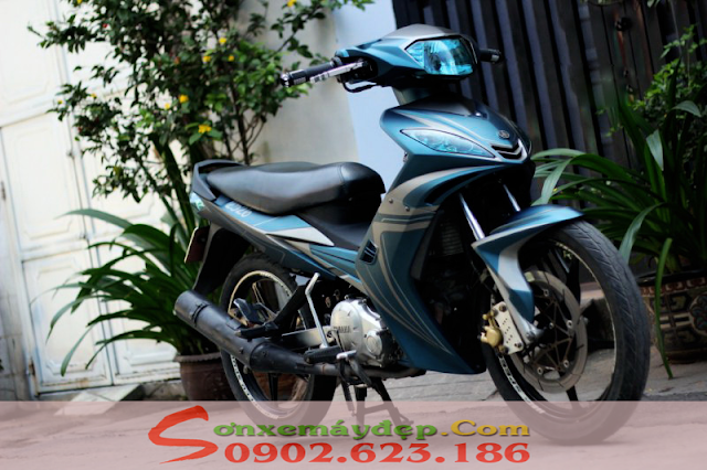 Sơn xe Exciter 2010 màu xám xanh ngọc phối màu