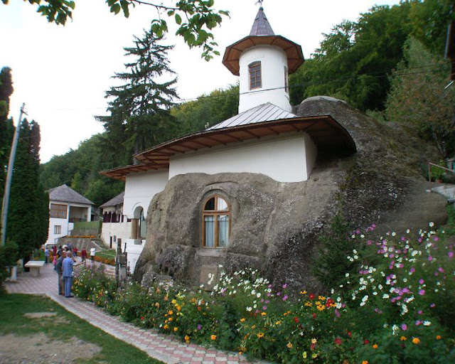 Namaiesti monastery - Romani