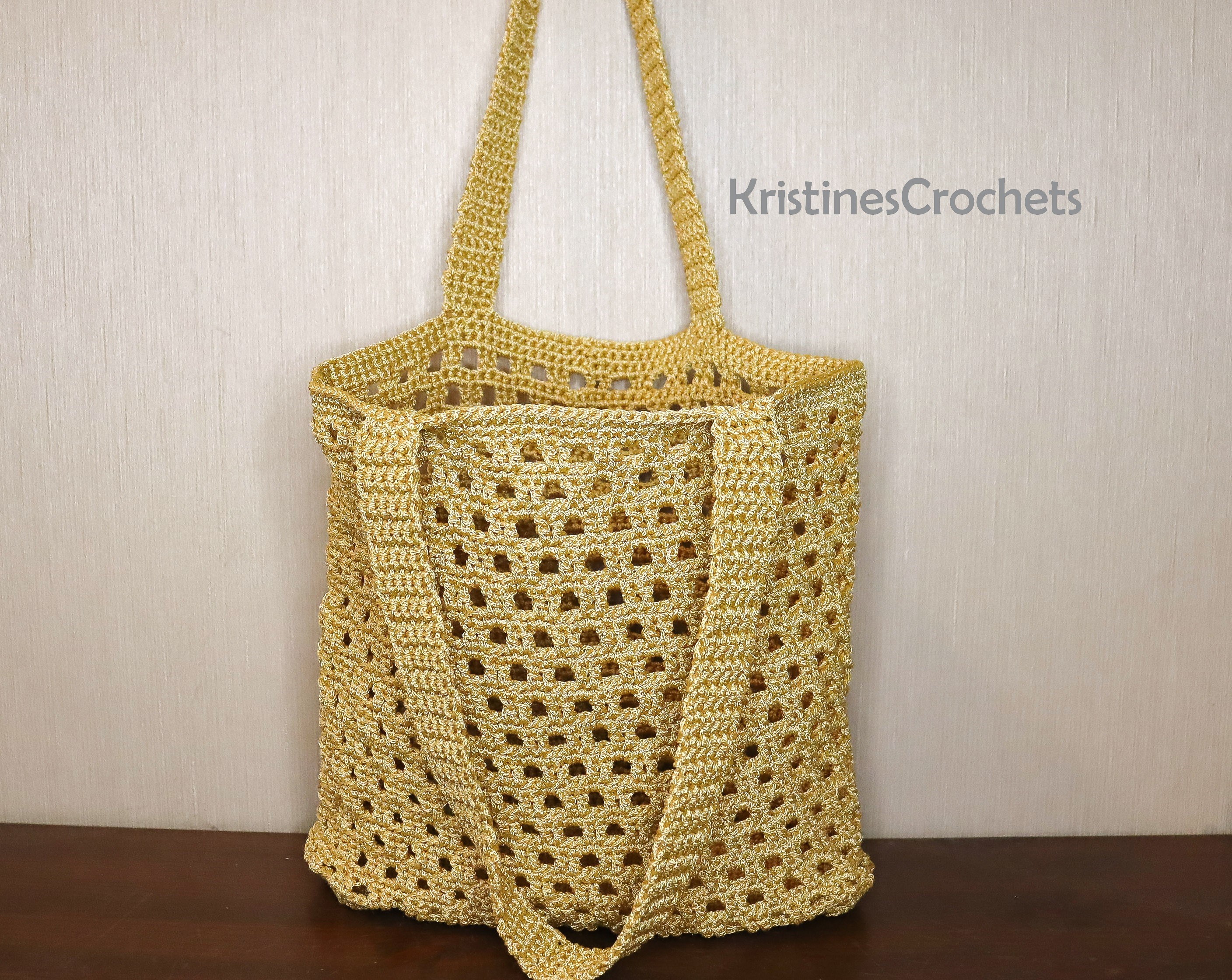 Light of Day Tote Crochet Pattern Download, Crochet, Interweave+  Membership, Crochet, Patterns, Bags