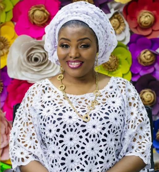 Why Many Celebrity Ladies Rush To Elite Fabrics