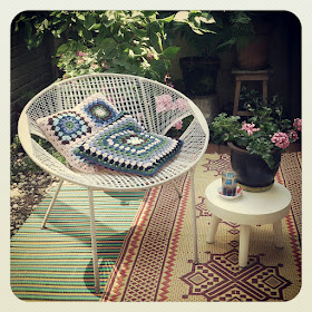 crochet cushions, garden, flowers