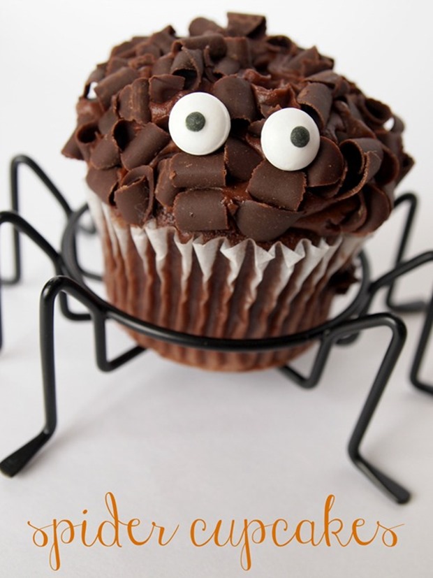 spider-cupcakes-from-GingerSnapCraft[2]