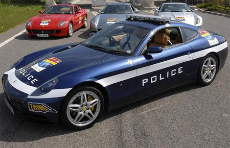 Mobil Balap Polisi Blue : Kumpulan Gambar - Gambar Pilihan 