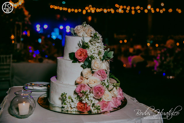 Boda en playa, Pasteles para una boda en playa, Beach Wedding, Bodas Huatulco