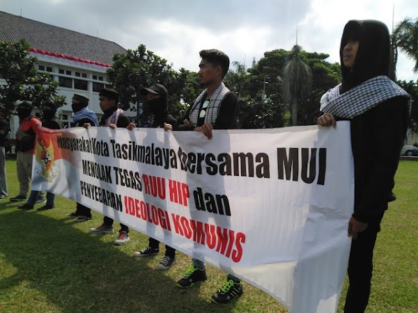 Santri Gerudug Pemkot Tasikmalaya, Pertanyakan Keseriusan Kasus Denny Siregar