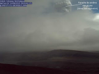 Le 5eme panache de cendres du volcan Cotopaxi, 14 août 2015