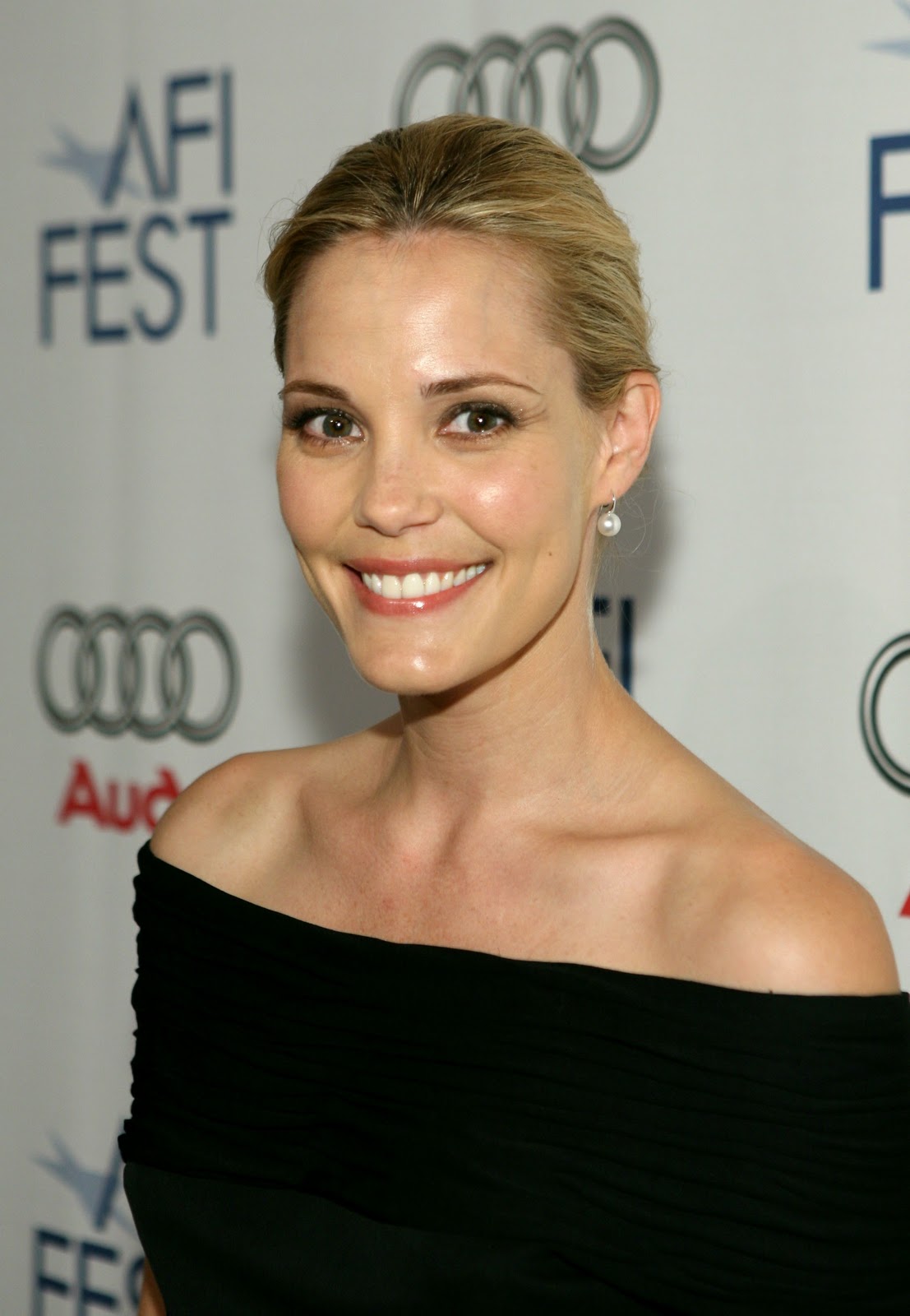 Leslie Bibb desktop Wallpapers