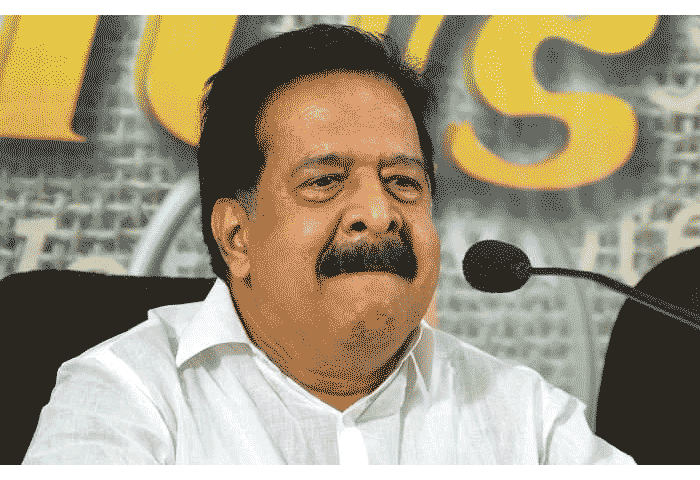 Ramesh Chennithala wants to file a murder case against police officers who hit youth congress workers on the head, Alappuzha, News, Ramesh Chennithala, Allegation, Politics, Criticized, Injured, Hospital, Treatment, Kerala