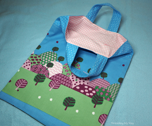 Sewing library bags - book bags - for charity. Tutorial by Threading My Way