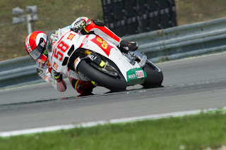 Motorsport community mourns Simoncelli