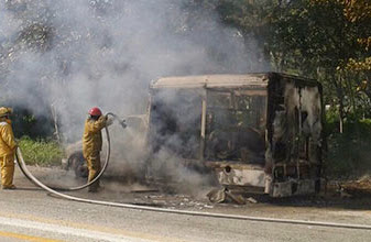 Fuego incidente: arde camión y desalojan edificio por conato de incendio