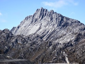 Carstensz Pyramid di Papua, Salah Satu Gunung Termahal Dunia