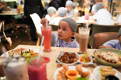 Alamanda Shopping Centre Spreads Hari Raya Cheer To Children of Pertubuhan Warisan Suci This Raya