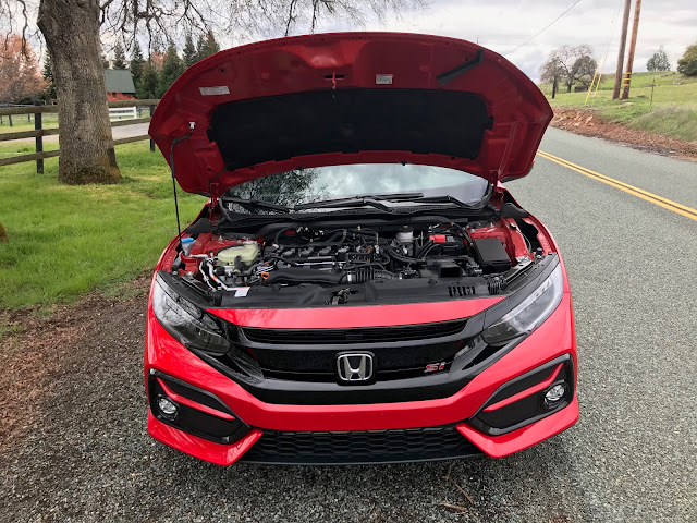 Hood open on 2020 Honda Civic SI