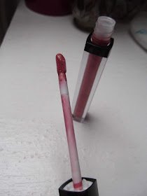 Holographic lip gloss