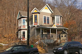 "Coffee Talk" building at Taylors Falls