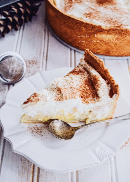 tarta de manzana con crema y canela