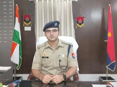 ड्यूटी में लापरवाही भारी पड़ी,  एसपी चंदौली ने दो एसआई सहित कुल चार को किया निलंबित, विभागीय जाँच बैठायी