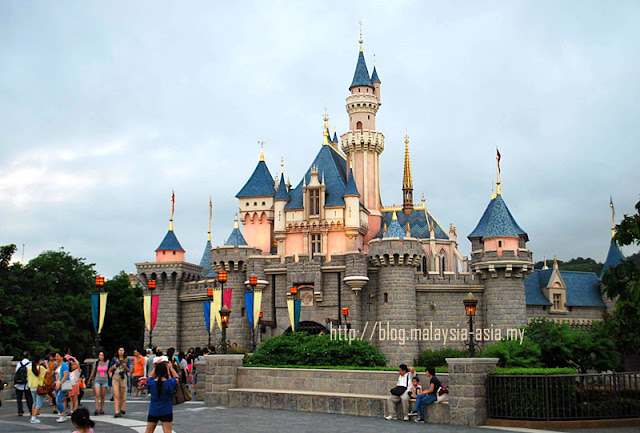 Enchanted Castle Hong Kong Disneyland