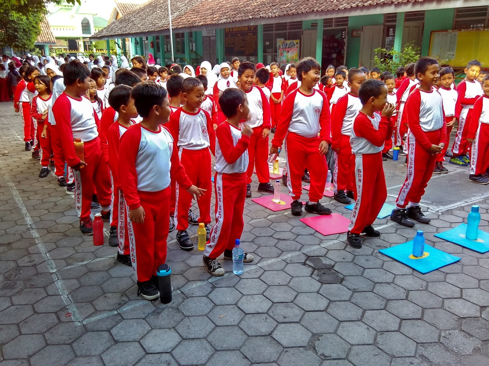 Olahraga kelas II C SD KEP "A" Yogyakarta tahun 2016