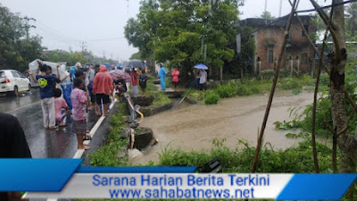 1 Orang Hilang, Mobil Berpenumpang 8 Orang Terjun Disungai Leppangang Pinrang 