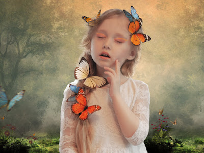 foto de niñas con mariposas coloridas  