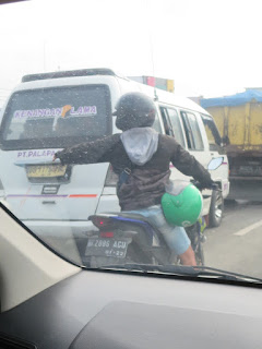 pengemudi ojek online inspiratif 