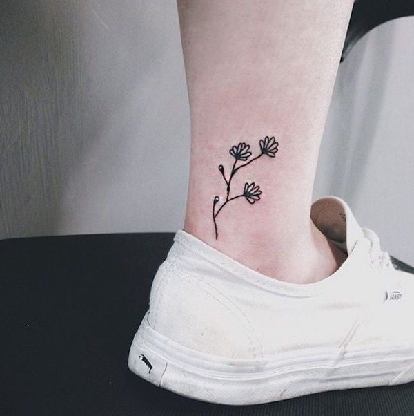 Mini tatuagens de flores para as mulheres