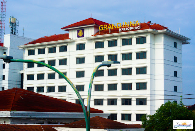 Gedung Hotel Inna Jl. Malioboro difoto dari gedung parkiran 1