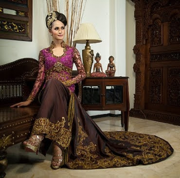 Kebaya karya Djoko Sasongko Modern