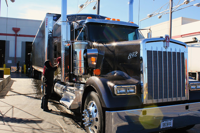 How to Start a Truck Wash