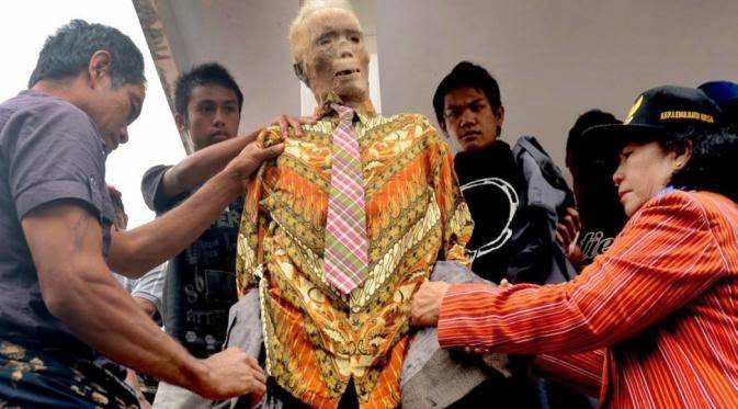 Ma Nene Upacara Mayat Berjalan di Tana Toraja